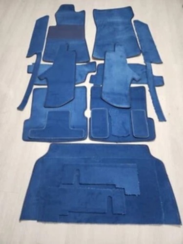 New r107 floor - carpet, mercedes