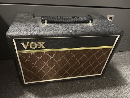 Vox pathfinder 15w solid - vox,