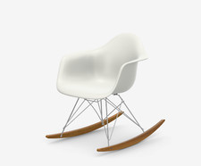 Charles & Eames Plastic