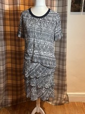 Frank Walder Size 12 Layered