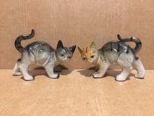 Lovely Pair Of Vintage Ceramic Cat Figurines Ornaments Decorative Home Decor VGC