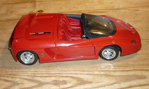 Revell scale ferrari - 1/18,