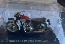 Triumph Bonneville T120 1967 Classic Motorbikes 1/24 ScaleBoxed 