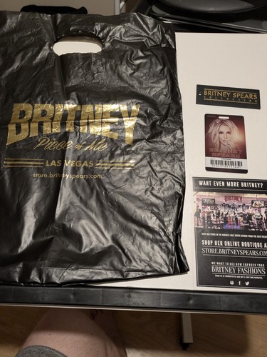 Britney pom vegas plastic - britney,