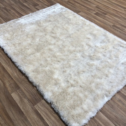 Soft fluffy cream shimmer - fluffy,
