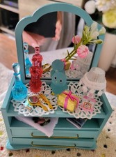 Miniature Dolls House 1 12