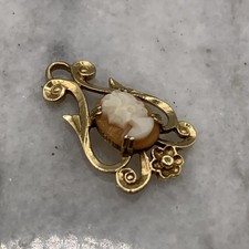 9 ct Gold Cameo Floral Frame