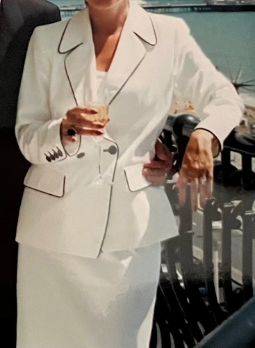 Beautful 1990s mondi - a,
