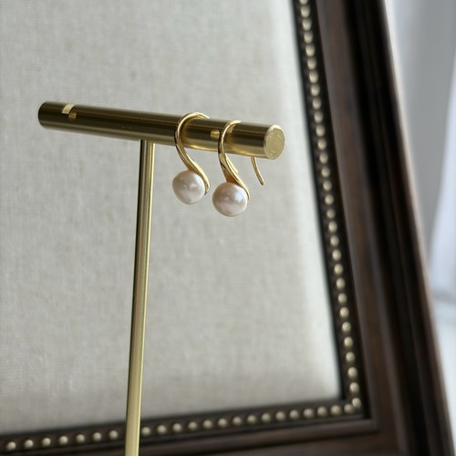 Freshwater pearl stud earrings - freshwater,
