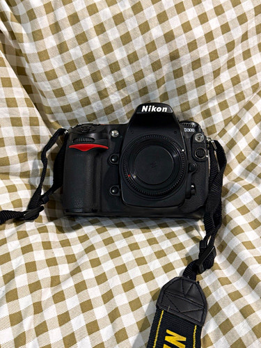 Nikon d300 3mp digital slr - nikon,