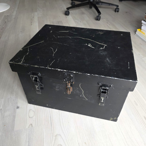 Black aluminium military