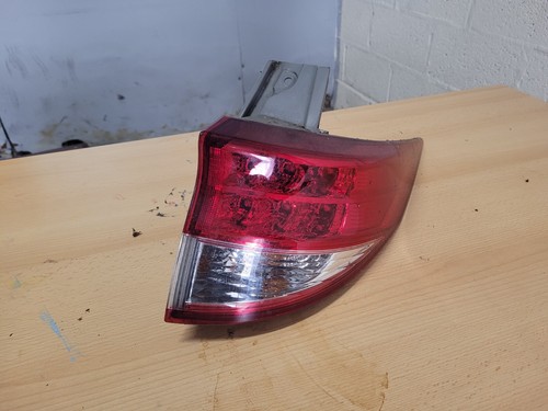Toyota estima 2010 right - estima, tail