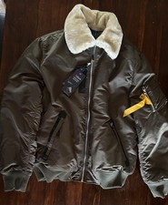 Ature Bomber Jacket Army Green