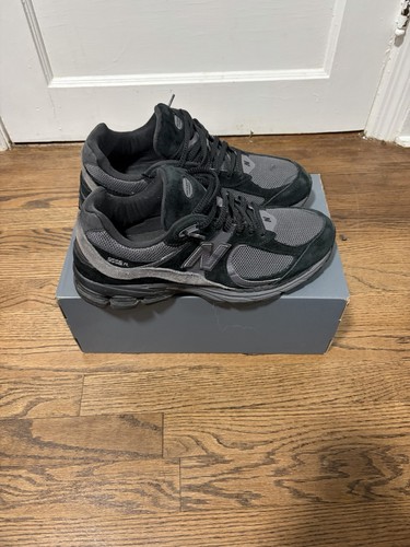 New balance 2002r black - new,