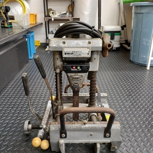 Makita 7304 square - 7304,