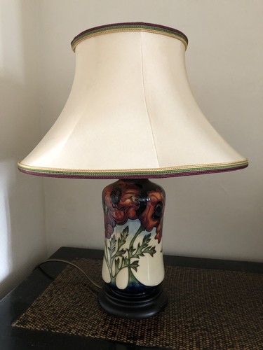 Moorcroft lamp - moorcroft,