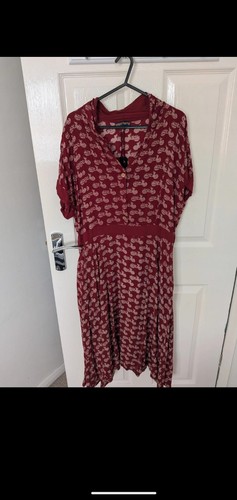 Red white paisley skater - paisley,