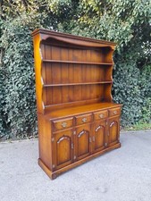ROYAL OAK DRESSER