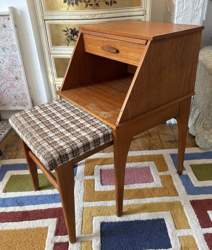 Vintage telephone table seat - telephone,