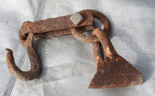 Primitive horse wagon truss - horse,