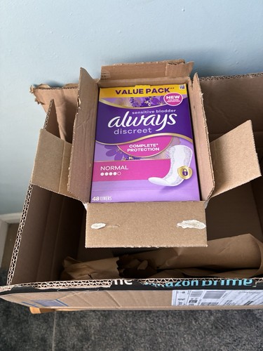 Always discreet women - discreet, women's