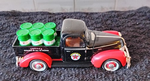 Golden wheel diecast ford - golden,