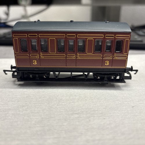 Hornby short wheel coach - hornby,