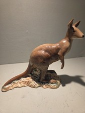 BESWICK KANGAROO BROWN GLOSS