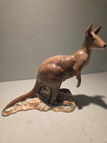 Beswick kangaroo brown gloss - brown,