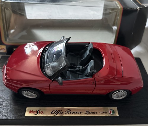 Maisto 1995 alfa romeo - 1/18,
