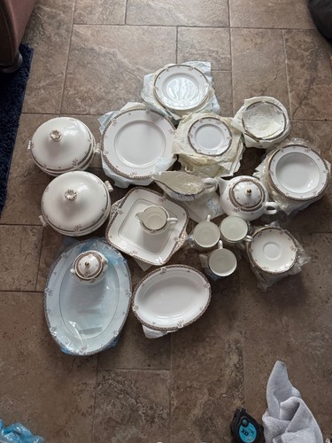 Wedgewood collectable dinner - collectable,