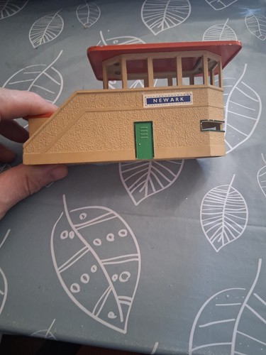 Hornby dublo gauge newark - hornby, oo