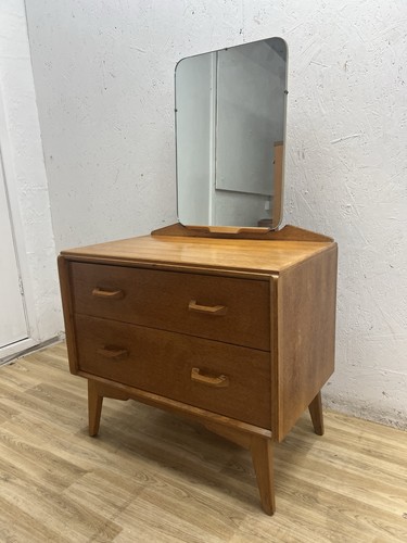 Plan dresser with - dresser,