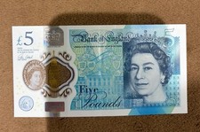 Pound note bank of - 47,