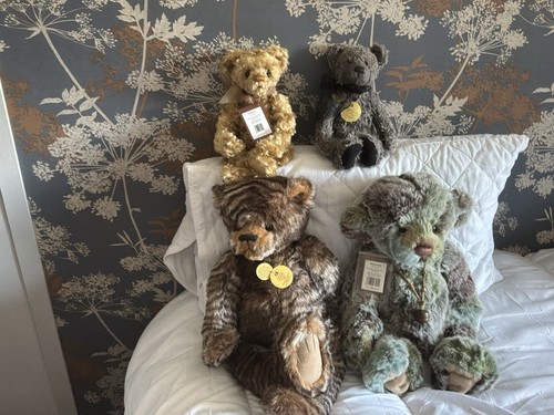 Lot charlie bears - charlie,