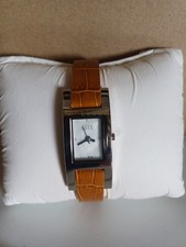 Elle women wrist watch with