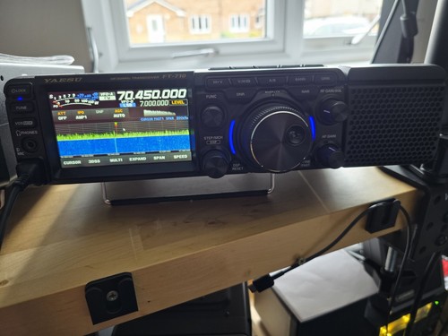 Yaesu 710 aess - hf, 6m