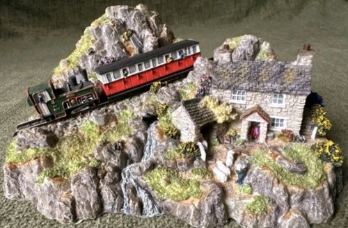 Scale gauge locomotive train - n,
