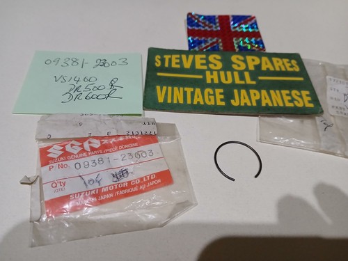 Suzuki piston circlips - suzuki,,