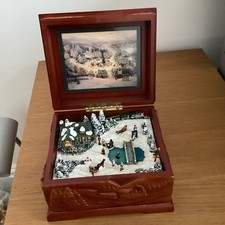 ARDLEIGH ELLIOTT  THOMAS KINKADE &  NICHOLAS VILLAGE  MUSIC BOX 2004