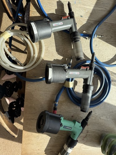 Pneumatic rivet guns good - guns,,