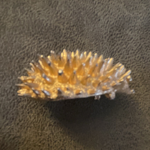 Gold tone metal - gold,