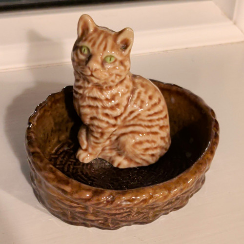 Wade ceramic pottery cat - ceramic/pottery,