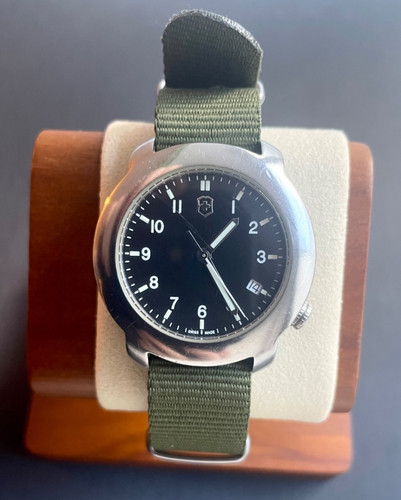 Victorinox swiss army men - victorinox,