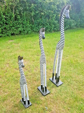 STUNNING HAND CARVED ZEBRA