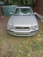 VOLVO V40 2.0 AUTOMATIC 2002 FACELIFT BREAKING!!! ALL PARTS AVAILABLE!!!