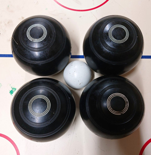 Set black lawn bowls - of, size