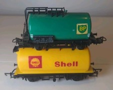 Markin BP tank car + Hornby
