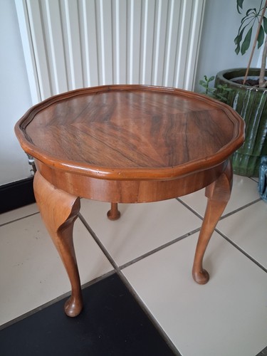 Antique pie crust - crust, table