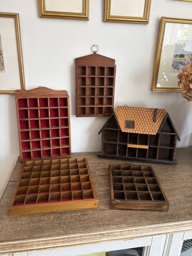 Vintage wooden display shelf - wooden,